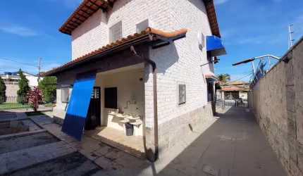 Espaçosa Casa de 4 Quartos Próxima ao Náutico na Pontinha!