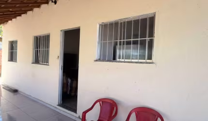 Casa  com 2 quartos e  varanda  espaçosa  em  Iguabinha- Araruama RJ