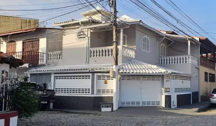 Casa Duplex com 3 quartos, próxima a Rodoviária em Cabo Frio - RJ