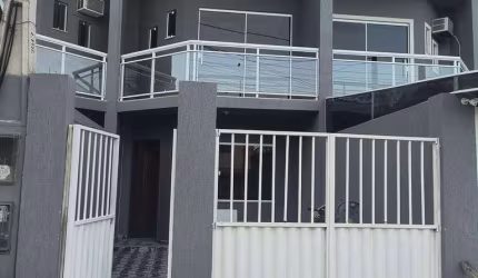 Casa Duplex à Venda, 2 quartos, sendo 1 suíte - Rio do Limão/Araruama/RJ.