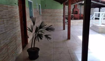 Casa com piscina e 2 apartamentos no mesmo terreno - Centro, Araruama/RJ