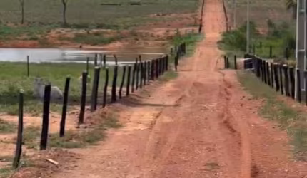 Fazenda à venda; 244,4 hectares; há 2km da cidade de Sandolândia/TO.