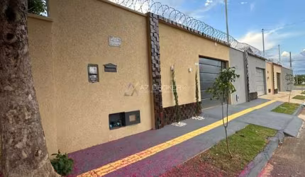 CASA 3 QUARTOS SENDO 1 SUÍTE - BAIRRO DAS INDUSTRIAS