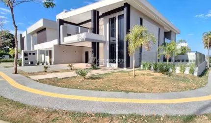 SOBRADO COM 4 SUÍTES SENDO 1 COM CLOSET