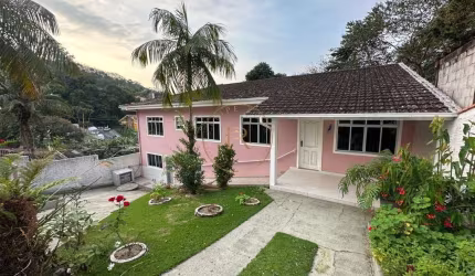 Casa à venda no bairro Centro - São José/SC
