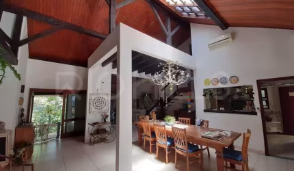 Casa Duplex de 4 quartos, com 375m², à venda em Maria Paula, Niterói/RJ