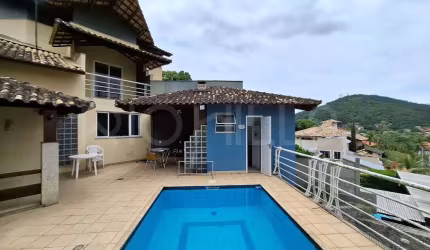 Casa Duplex de 4 quartos, com 303m², à venda em Maria Paula, Niterói/RJ