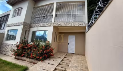 Casa Comercial Para Locação Ou Venda - Próximo à  Av. Madre Leônia Milito