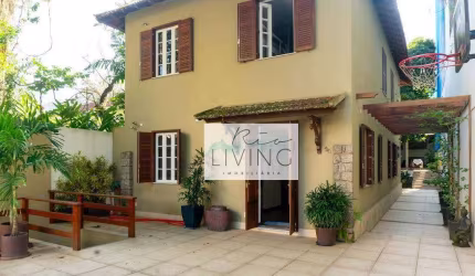 Casa de Rua com 6 quartos à venda, 258m² - Jardim Botânico