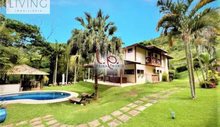 Casa com 4 dormitórios à venda, 450 m² por R$ 2.250.000,00 - Itaipava - Petrópolis/RJ