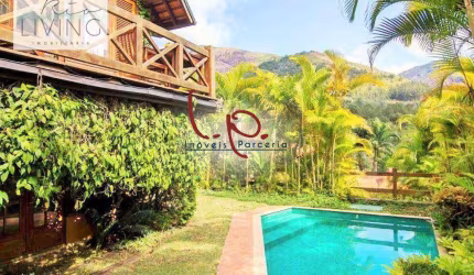 Casa com 5 dormitórios à venda, 300 m² por R$ 1.950.000,00 - Itaipava - Petrópolis/RJ