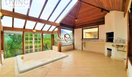 Casa com 4 dormitórios à venda, 300 m² por R$ 2.700.000,00 - Itaipava - Petrópolis/RJ