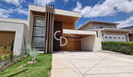 Excelente casa no Condomínio Evidências
