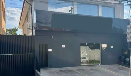 Imóvel Comercial à Venda em Cuiabá-MT: Salão com 8 salas, 4 banheiros e 512m² no Jardim Guanabara