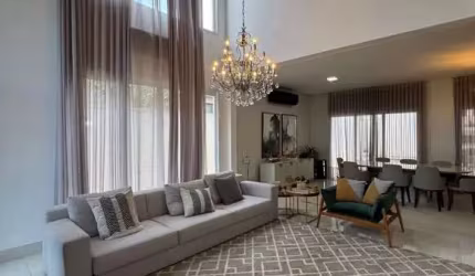 Aluguel de Casa de Luxo no Florais Cuiabá: 3 Quartos, 3 Suítes, 3 Salas, 5 Vagas de Garagem, 370m² Área