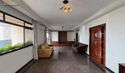 Apartamento a venda no Edifício Amsterdam contendo 222 m² de área privativa, andar alto, sol da manhã