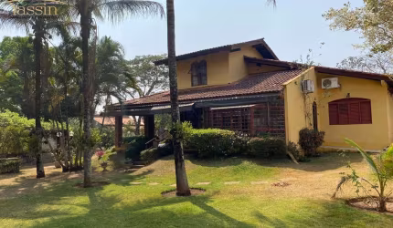 Casa à venda em Chapada dos Guimarães-MT: 4 quartos, 2 suítes, 3 salas, 300m². Aproveite esta oportunidade!