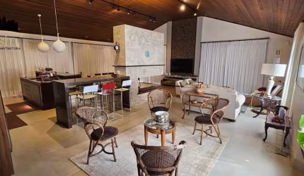 Imperdível oportunidade! Casa à venda em Chapada dos Guimarães-MT, toda mobiliada, 4 quartos, 2 suítes, 3 salas, 4 vagas, 208,30 m².