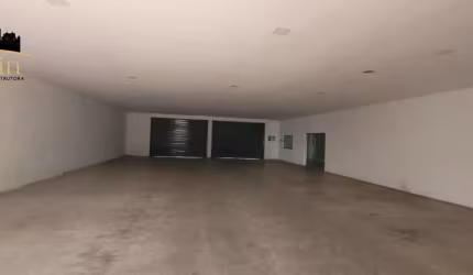 Salão Comercial à Venda em Várzea Grande-MT  6 Salas, 6 Banheiros, 5 Vagas de Garagem  220 m² no Bairro Cristo Rei