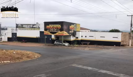 Salão comercial para venda ou locação em Várzea Grande