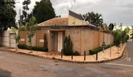 Casa à venda no bairro Cidade Alta