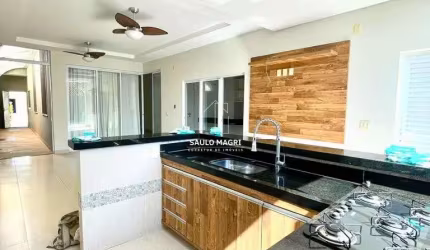 Vende-se Casa no condomínio Recanto do Lago