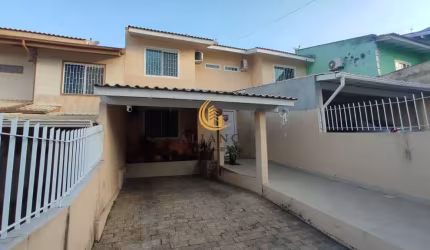 Sobrado à venda no bairro San Marino - São José/SC