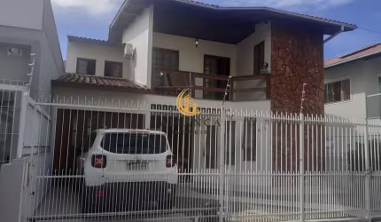 Casa à venda no bairro Estreito - Florianópolis/SC