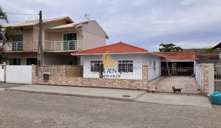 Casa em Praia João Rosa, Biguaçu/SC