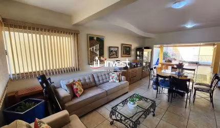 Casa a venda com excelente localização no bairro Frei Eugênio