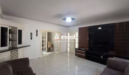 Ótima casa a venda em Bairro privilegiado.