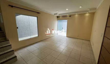 Casa em condomínio muito bem localizado e com preço de oportunidade por apenas 650 mil.