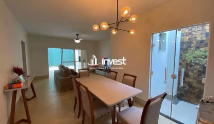 Linda casa à venda em Uberaba, condomínio Ayat Club Residence.