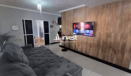 Ótima casa toda reformada no Vainice Andrade com 3 quartos sendo uma suíte.
