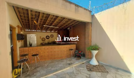 LINDA CASA EM LOCALIZAÇÃO PRIVILEGIADA PRÓXIMA AO CENTRO DA CIDADE