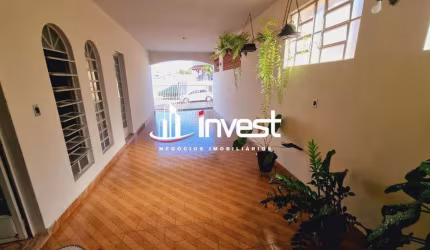 Casa com 170m, 3 quartos, 01 suíte no Bairro Fabricio - Uberaba - MG