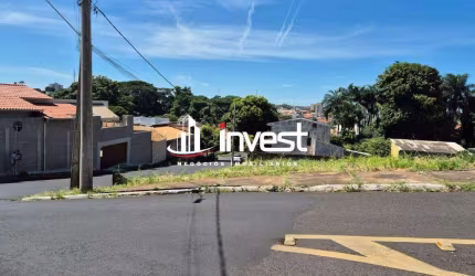 Terreno bem localizado, excelente para quem busca tanto para finalidade comercial quanto residencial.
