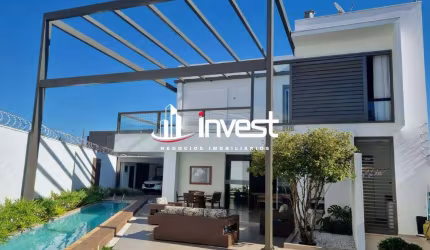 Casa com três suítes piscina varanda gourmet bairro Santa Maria