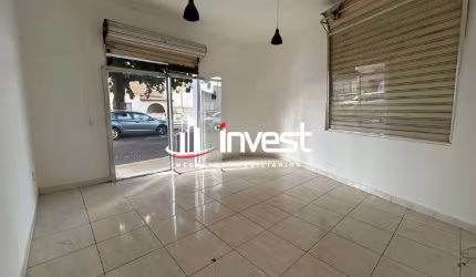 Loja Comercial em Avenida Movimentada no Centro da Cidade