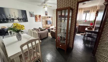 Amplo apartamento de 1 dormitório em Praia Grande - Campo da Aviação