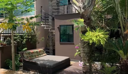Casa com piscina na Praia dos Amores em Balneario Camboriu
