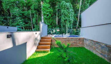 Sobrado com 3 dormitórios à venda, 138 m² por R$ 760.000,00 - Água Verde - Blumenau/SC