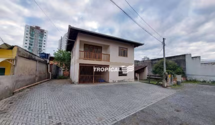 Casa com 4 dormitórios, 604 m² - venda por R$ 800.000,00 ou aluguel por R$ 3.262,00 - Velha - Blumenau/SC