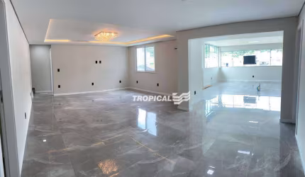 Casa com 5 dormitórios à venda, 364 m² por R$ 1.300.000 - Bela Vista.