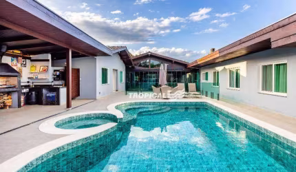 Casa com 4 dormitórios à venda, 420 m² por R$ 2.800.000,00 - Água Verde - Blumenau/SC