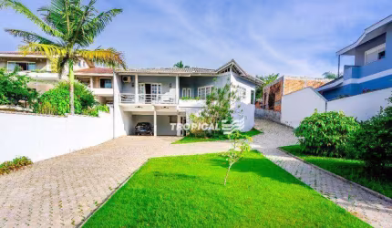 Casa com 4 dormitórios à venda, 261 m² por R$ 2.000.000,00 - Garcia - Blumenau/SC