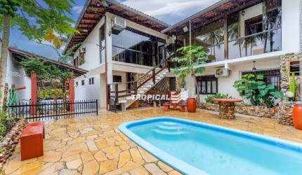Casa com 4 dormitórios para alugar por R$ 7.079,20/mês - Garcia - Blumenau/SC