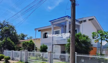 Casa com 3 dormitórios à venda, 184 m² por R$ 650.000,00 - Quinta dos Açorianos - Barra Velha/SC