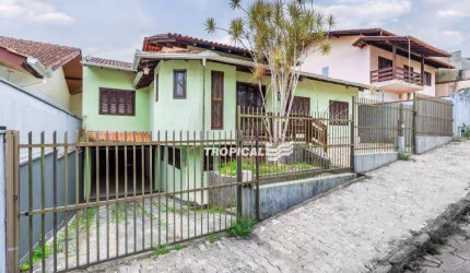 Casa com 3 dormitórios à venda, 200 m² por R$ 690.000,00 - Velha - Blumenau/SC
