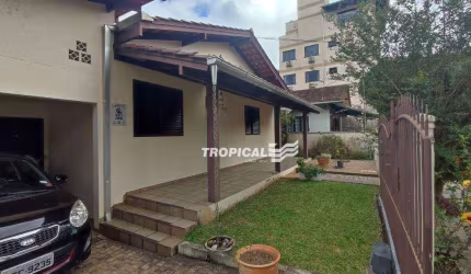 Casa com 3 dormitórios à venda, 183 m² por R$ 650.000,00 - Garcia - Blumenau/SC